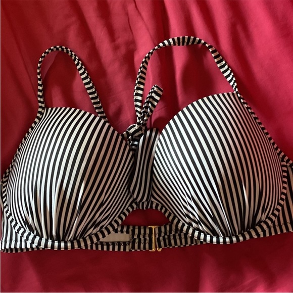 Shade Bundle 36D Tie Neck Gold Clasp Back close Lightly Padded Top *Like NEW* - Picture 2 of 5